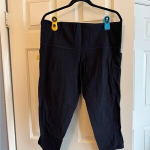 Athleta Salutation Stash Pocket Capri Black 2x